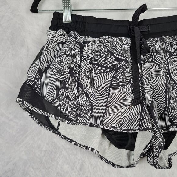 Lululemon Hotty Hot Shorts Womens 8 Black White Lined 2" Regular Gym Running - Picture 2 of 16